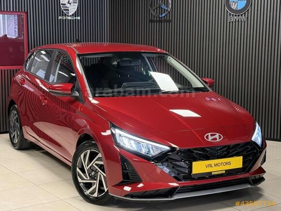 Kırmızı Hyundai i20